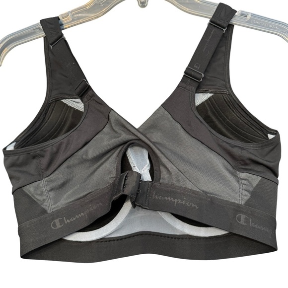 Champion Black Sports Bra Molded Support No Size Tag Fits Like Medium - Picture 3 of 4